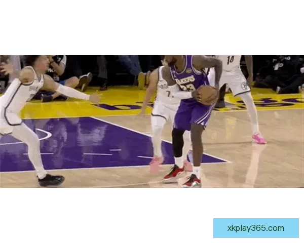 詹姆斯珍惜与布朗尼父子连线展现顶级投篮天赋